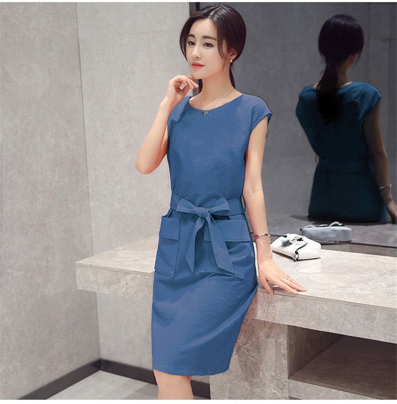 The Little Guy Wears A Petite Fashion Lace-up Dress