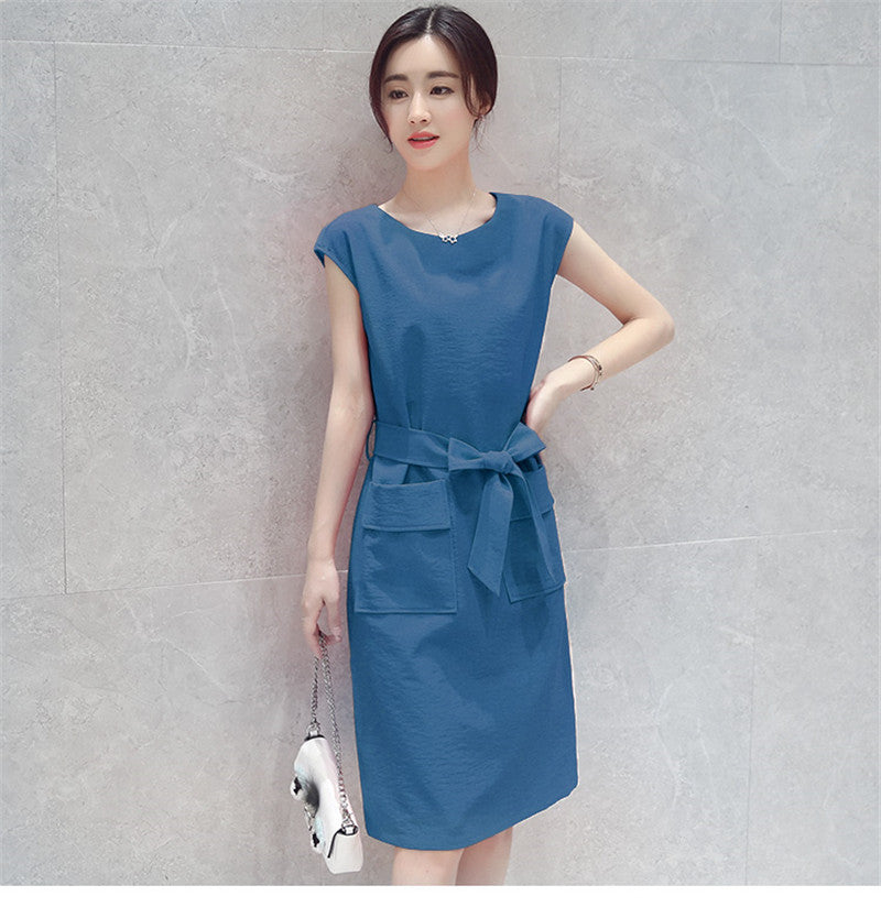 The Little Guy Wears A Petite Fashion Lace-up Dress