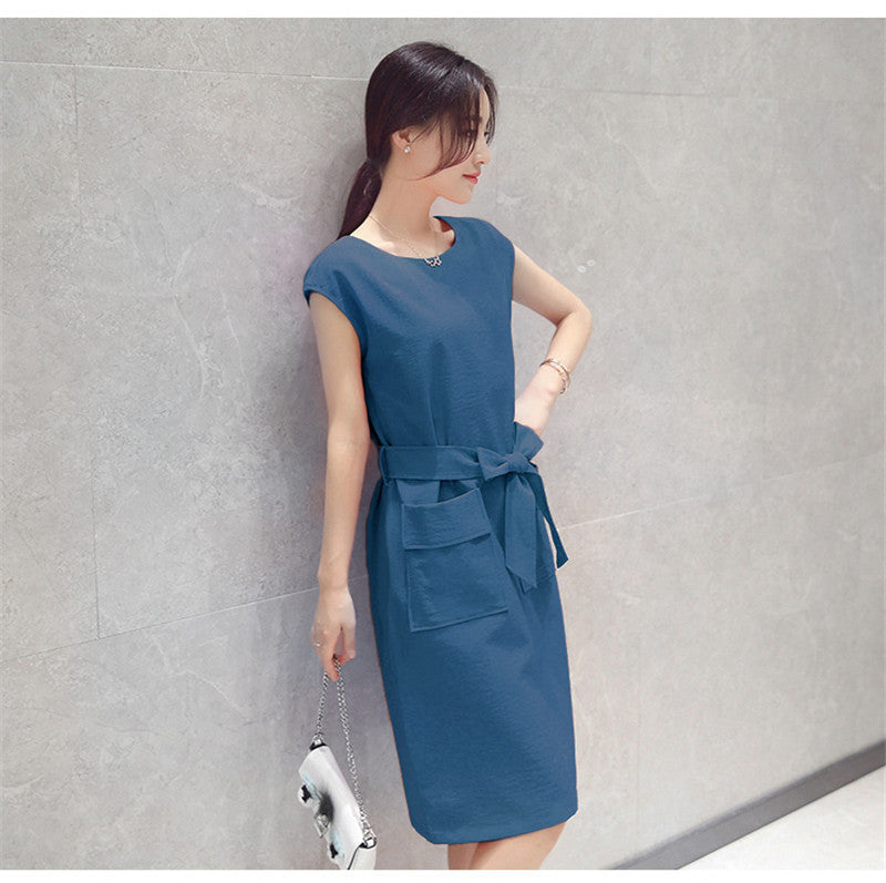 The Little Guy Wears A Petite Fashion Lace-up Dress