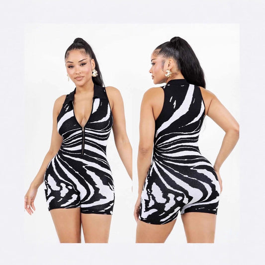 Fashionable Striped Romper With A Half-zip Front And Collar
