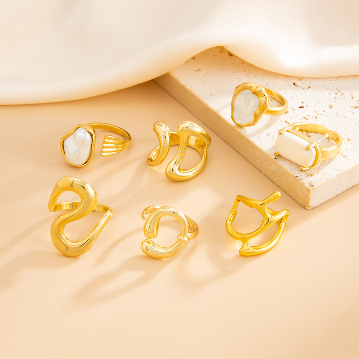 Open-end Pearl Ring Set Geometric Ring