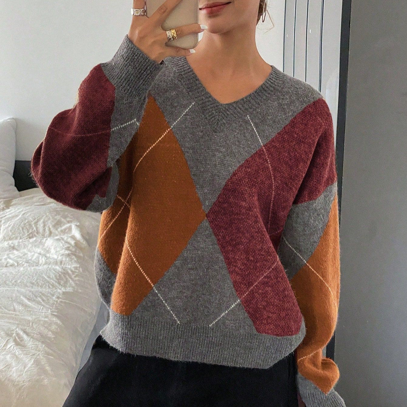 Retro Hit Color Diamond Lattice V-neck Sweater