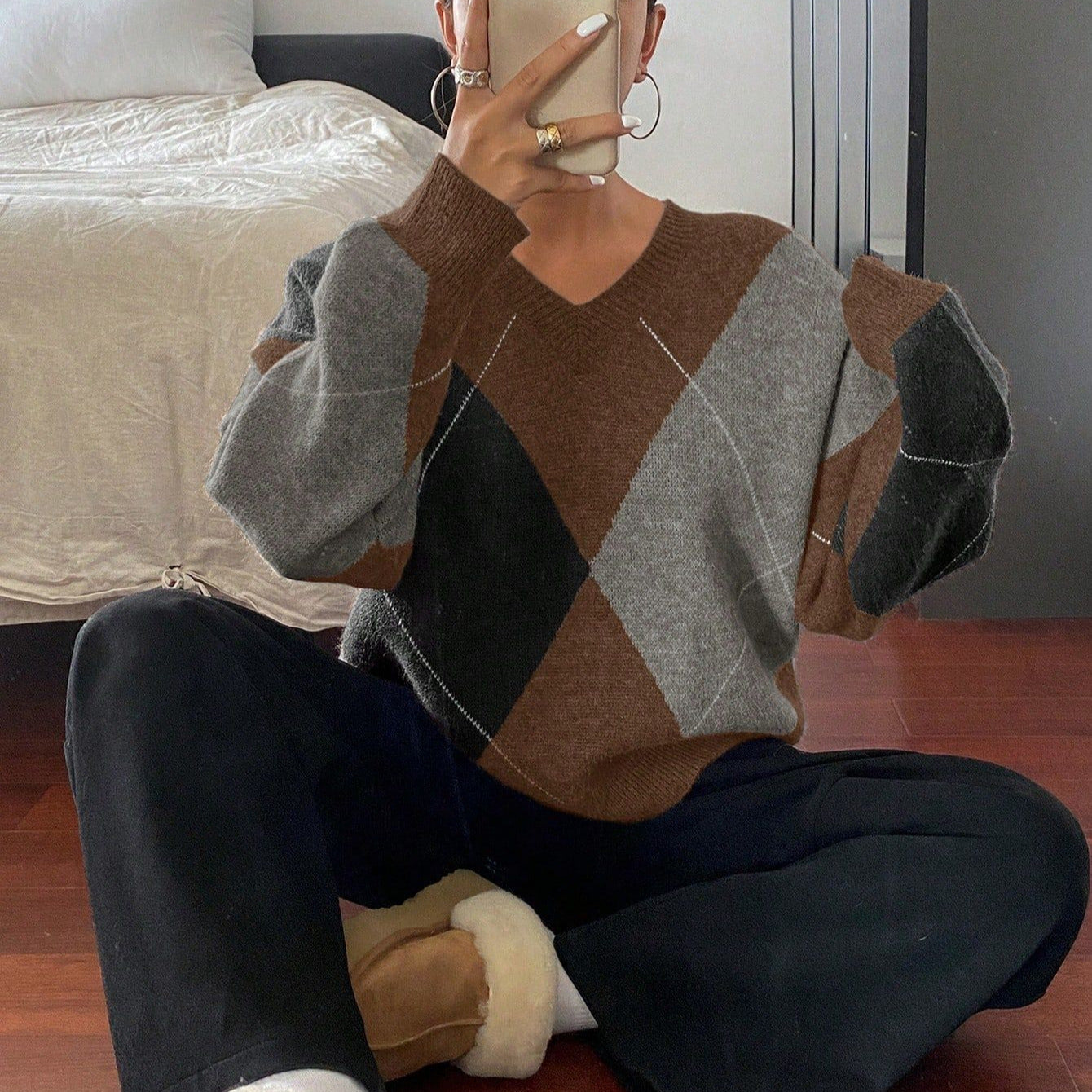 Retro Hit Color Diamond Lattice V-neck Sweater