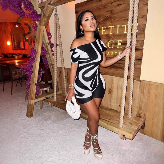 Stitching Contrast Color Casual Style Hot Girl One-piece Shorts