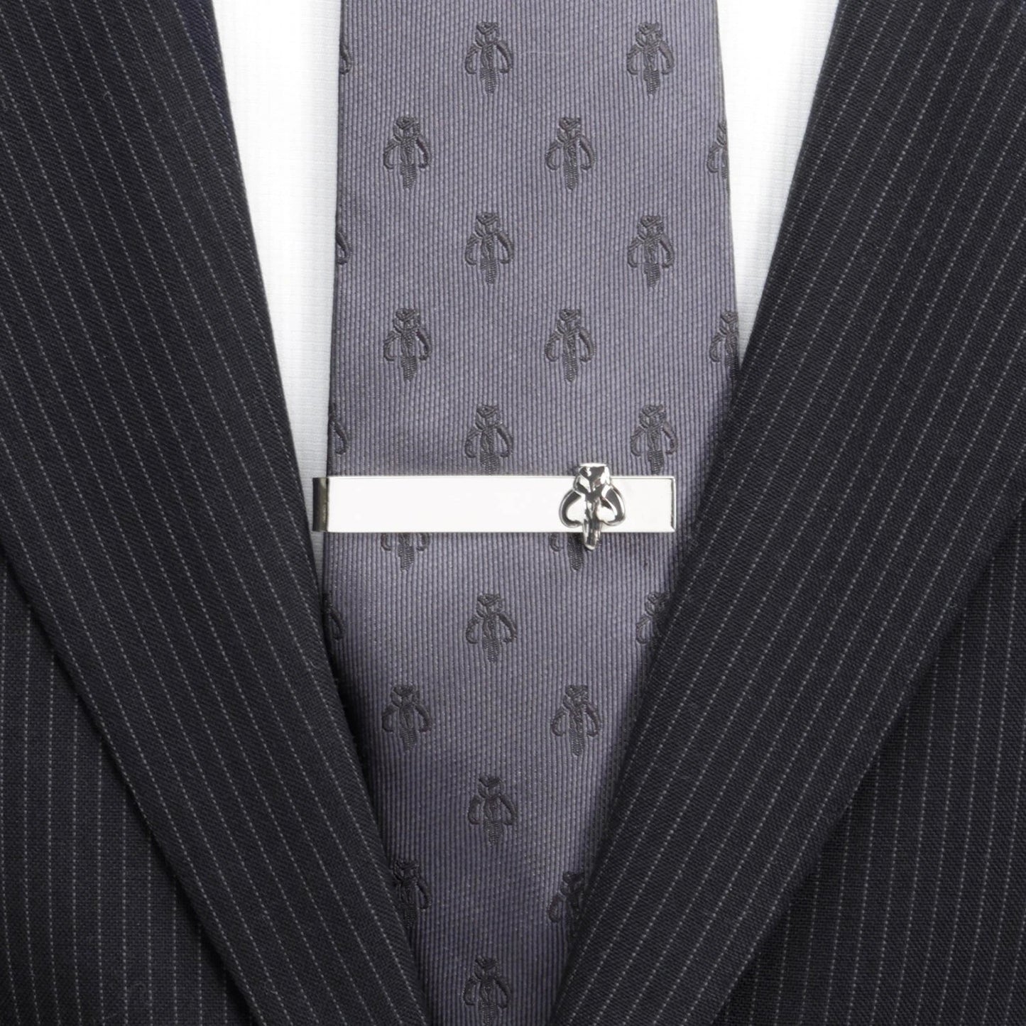 Star Wars Mandalorian Mythosaur Cufflinks and Tie Bar Gift Set by Cufflinks.com